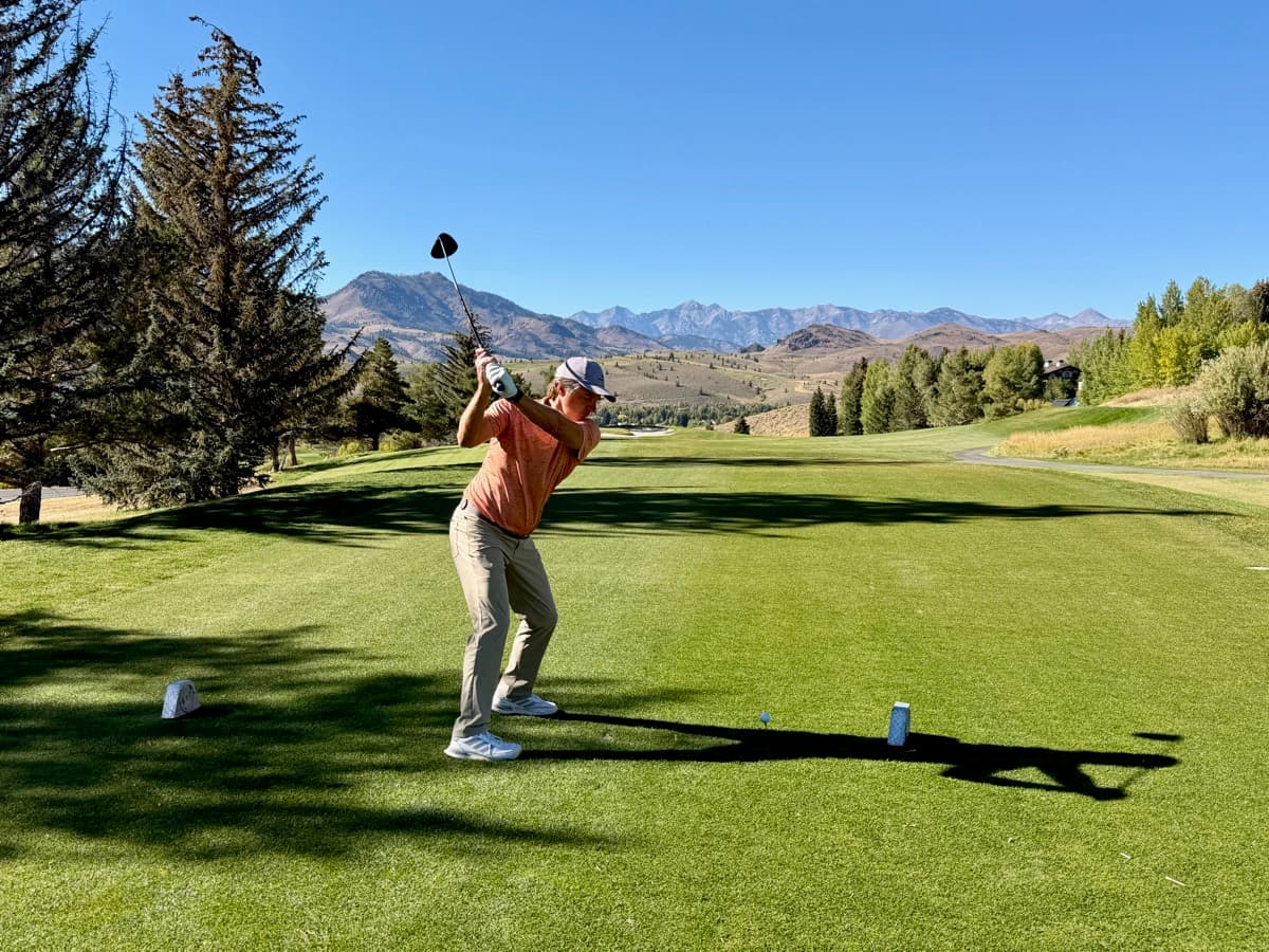 Full swing with mountain backdrop in Utah